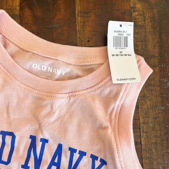 Light pink little girls old navy flag tank. 3T NWT - Picture 2 of 2